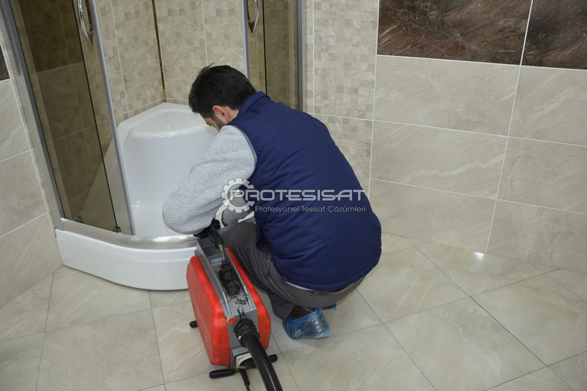 Beylikdüzü banyo tesisatında gider açma çalışması